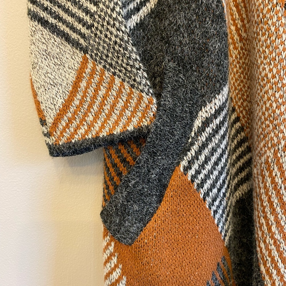 Beautiful cardigan - Picture 3 of 5